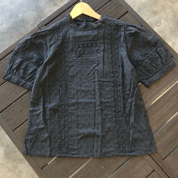 Universal Thread Tops - ‼️SALE‼️ UNIVERSAL THREAD 🎯 Gray Puff Sleeve Eyelet Blouse